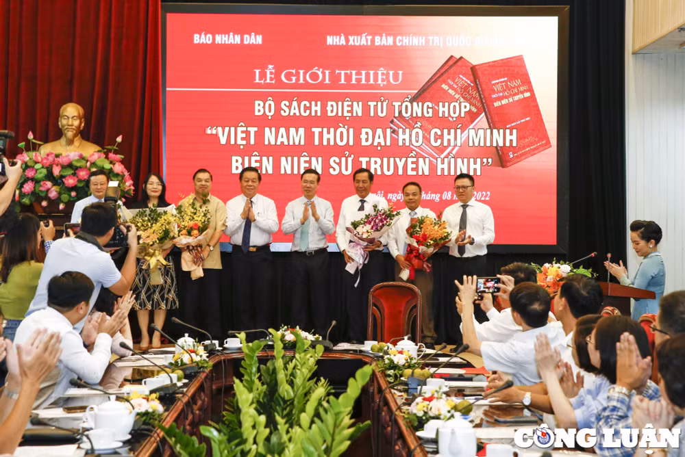 ra mat bo sach dien tu tong hop viet nam thoi dai ho chi minh bien nien su truyen hinh hinh 3