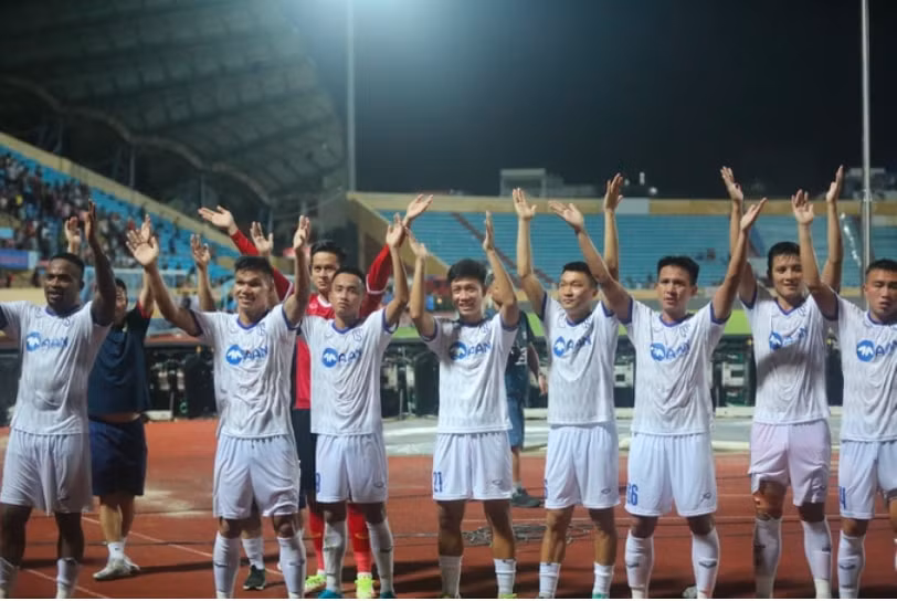 song lam nghe an danh bai nam dinh fc 1 0 tren san thien truong hinh 3