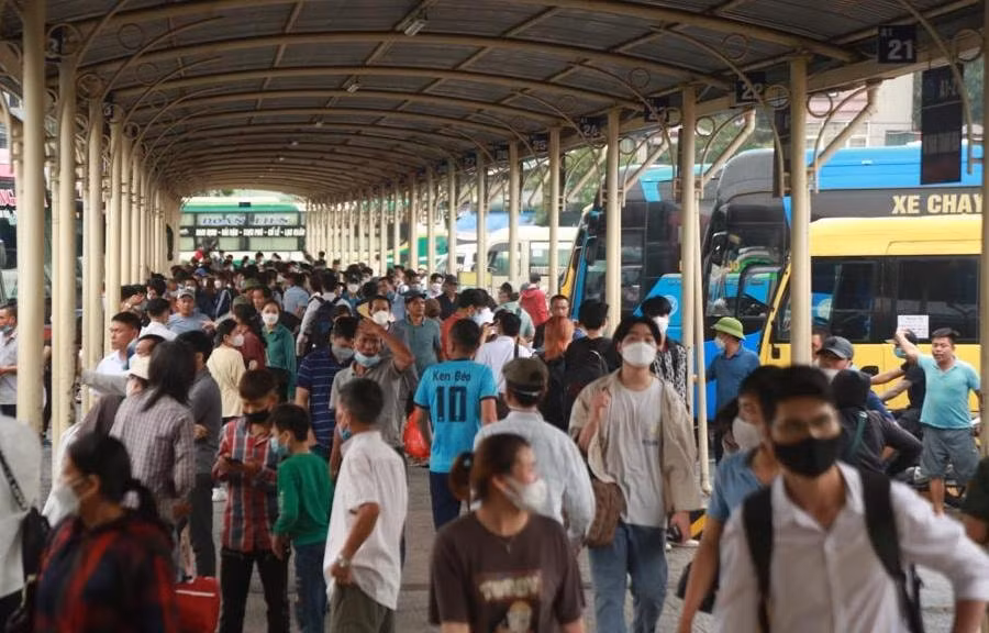 ha noi khach di chuyen qua ben xe tang tren 200 dip nghi le 2 9 hinh 1