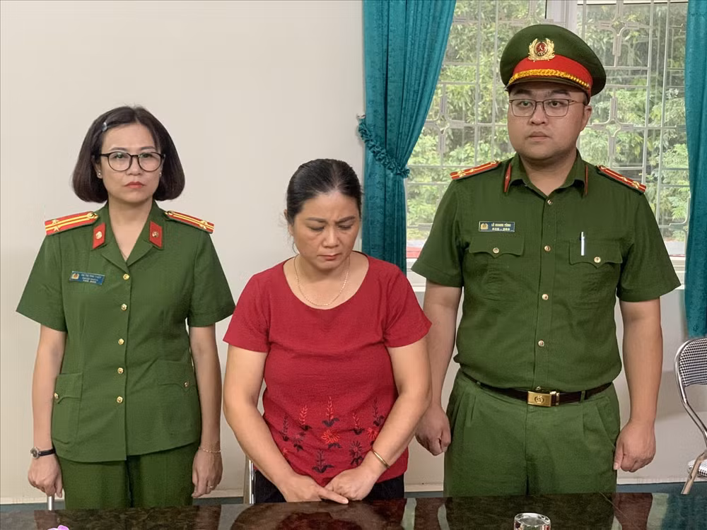 lap khong ho so thanh toan 5 can bo chi cuc du tru o son la bi khoi to hinh 3