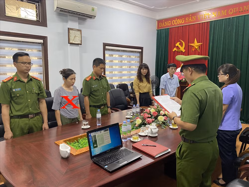 lap khong ho so thanh toan 5 can bo chi cuc du tru o son la bi khoi to hinh 4