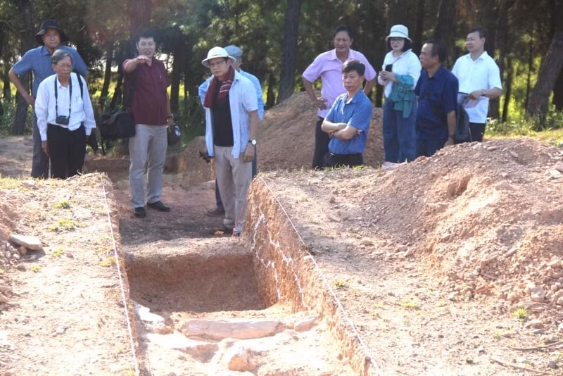 kien nghi mo rong khai quat khao co di tich nui ban o hue hinh 1