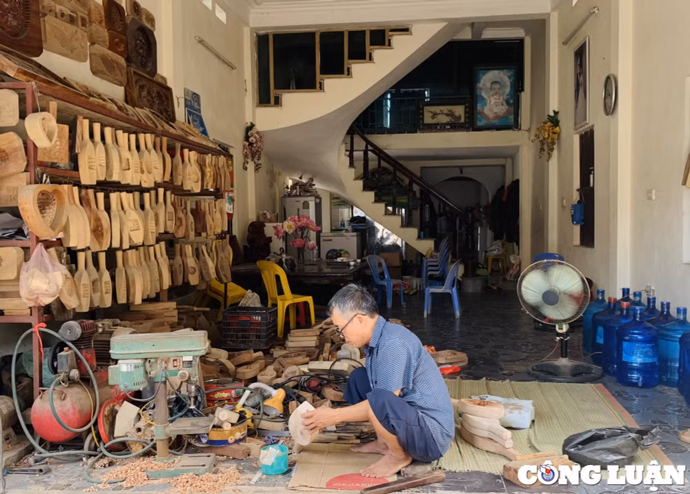 ghe tham nghe nhan lam khuon banh trung thu go cuoi cung o ha thanh hinh 1