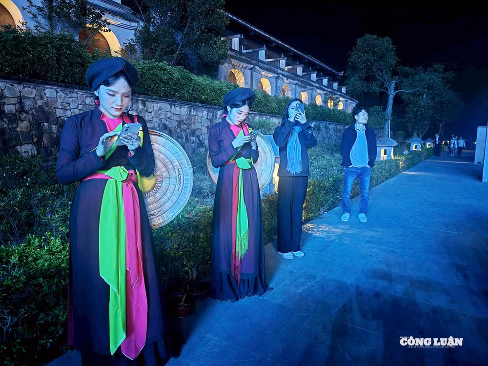1-nang-cao-chat-luong-dich-vu-du-lich-yen-tu(1).jpg