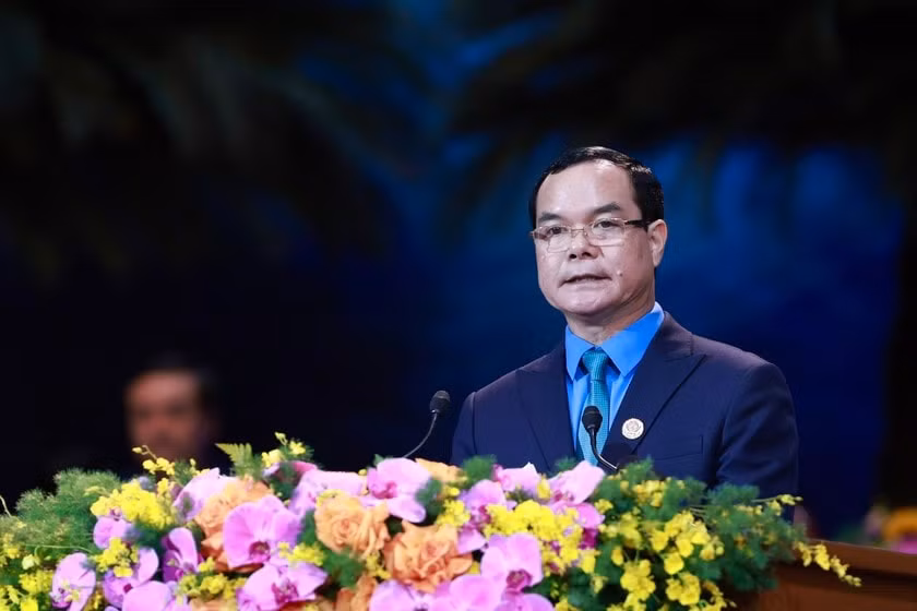 ong nguyen dinh khang tiep tuc duoc tin nhiem bau giu chuc chu tich tong lien doan lao dong viet nam khoa xiii hinh 2