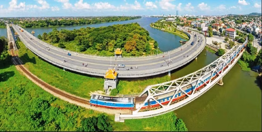 thua thien hue khai thac hieu qua tuyen duong sat phuc vu du khach hinh 1