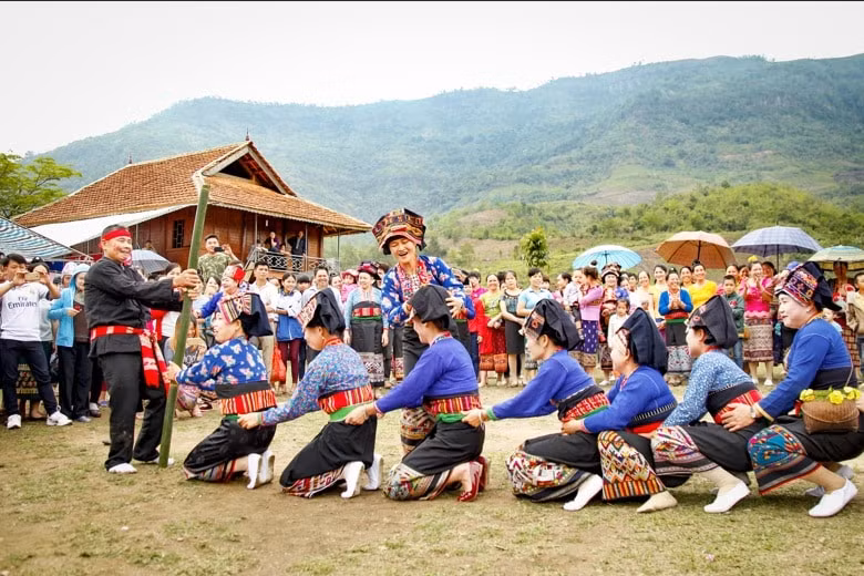 dien bien khai thac gia tri van hoa phat trien du lich cong dong hinh 2