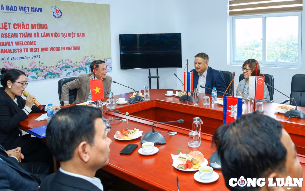hoi nha bao viet nam tiep dai su quan va doan dai bieu cac nha bao den tu lien doan bao chi asean hinh 2