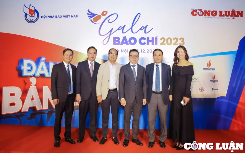 gala bao chi 2023 trao giai anh khoanh khac bao chi 2022 ton vinh ban linh dan than lan toa suc sang tao hinh 10