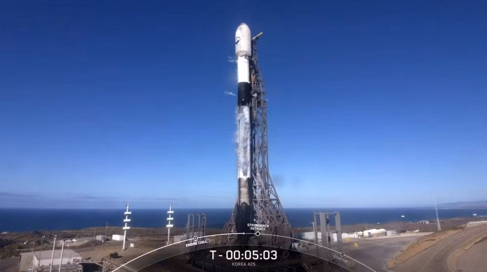 spacex phong ve tinh quan su cua han quoc tu california hinh 1
