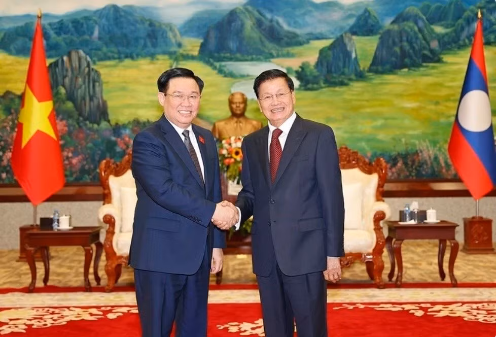 chu tich quoc hoi vuong dinh hue hoi kien tong bi thu chu tich nuoc lao hinh 1