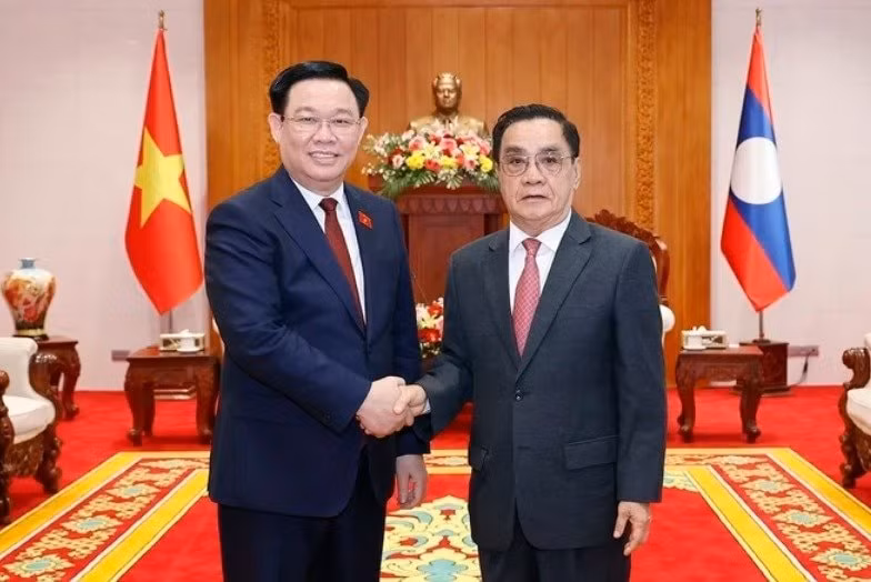 chu tich quoc hoi vuong dinh hue tham cac dong chi nguyen lanh dao cap cao lao hinh 2