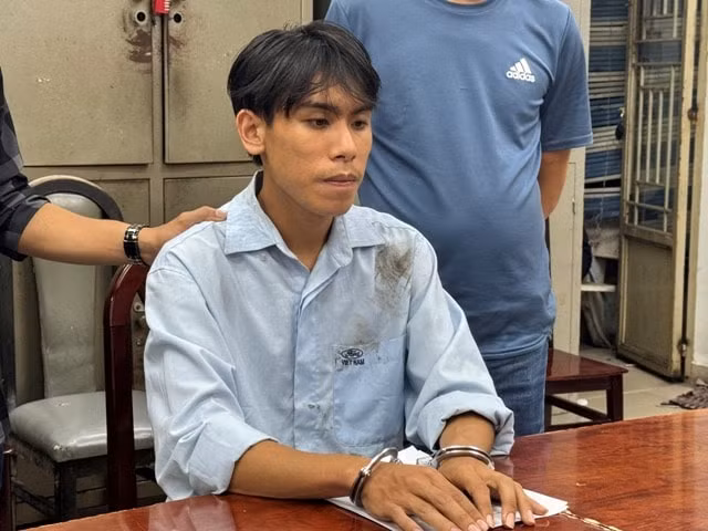 doi tuong mang sung nhua cuop tiem vang o tp ho chi minh sa luoi hinh 1