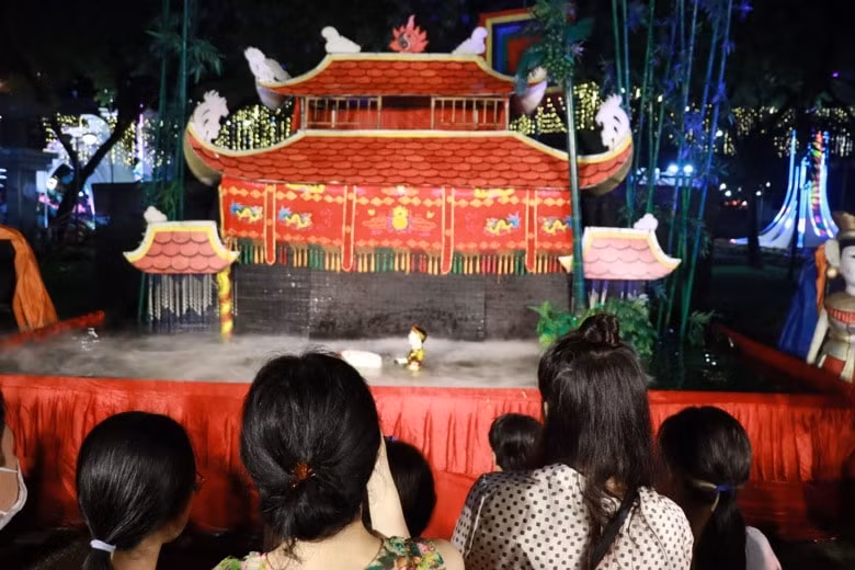 tp hcm dua lien hoan mua roi va nhac ken thanh su kien van hoa thuong nien hinh 2
