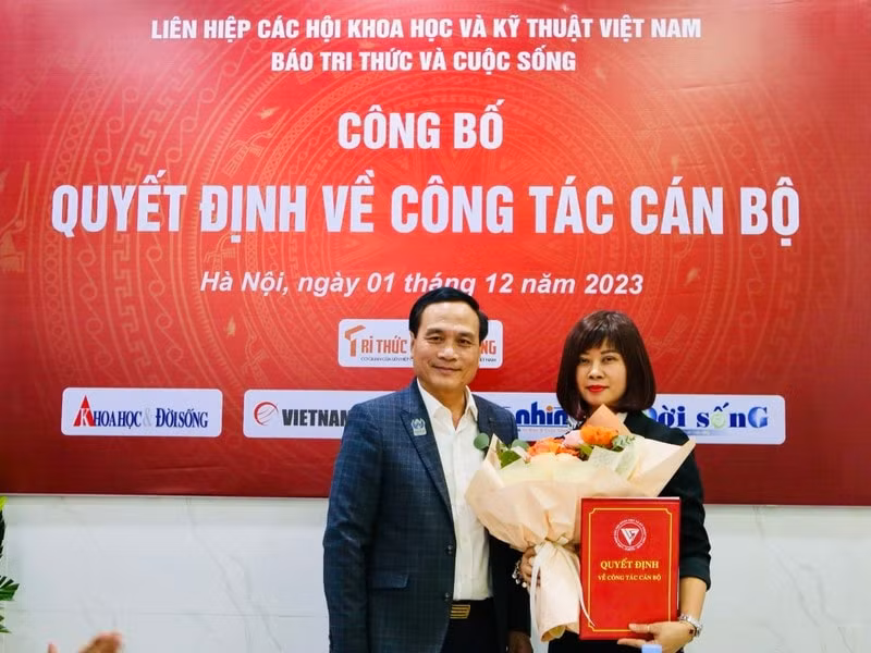 ba nguyen thi mai huong duoc bo nhiem giu chuc tong bien tap bao tri thuc va cuoc song hinh 1