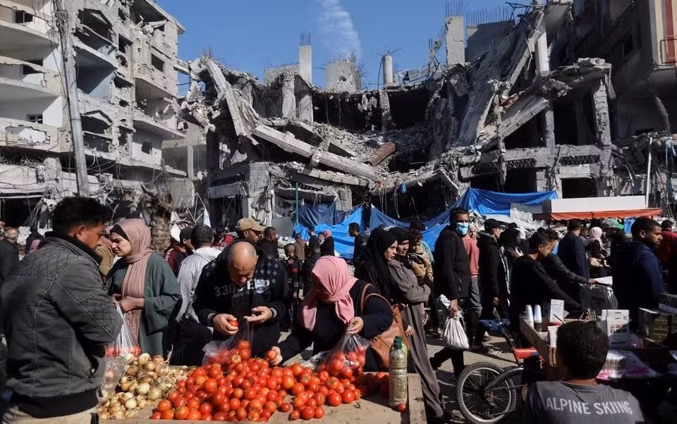 hamas giai thoat them 8 con tin israel vao phut cuoi cua lenh ngung ban o gaza hinh 2