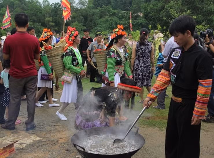 kham pha van hoa cac dan toc thieu so qua cho phien chao nam moi 2024 hinh 2
