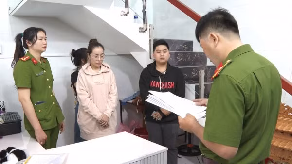 dung hon 10 ty dong cua hui vien an choi roi tuyen bo vo no hinh 1