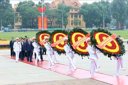 Lãnh đạo Đảng, Nhà nước vào Lăng viếng Chủ tịch Hồ Chí Minh