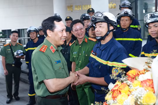Bộ Công an xuất quân lên đường làm nhiệm vụ cứu nạn, cứu hộ tại Venezuela
