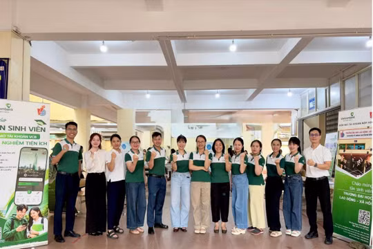 "Rèn bản lĩnh, luyện tay nghề": Sức mạnh bồi dưỡng thế hệ kế cận tại Chi bộ 11 Vietcombank chi nhánh Sở giao dịch 