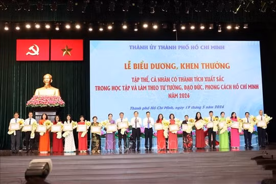 Biểu dương các điển hình thầm lặng cống hiến vì Thành phố mang tên Bác