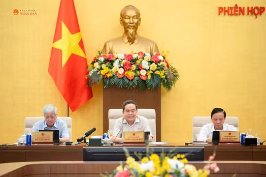 Đơn giản hóa thủ tục, tăng trách nhiệm hậu kiểm của địa phương