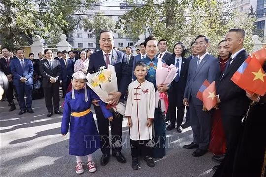 Chủ tịch Quốc hội Trần Thanh Mẫn: Kiều bào là cầu nối vun đắp quan hệ Việt Nam - Mông Cổ