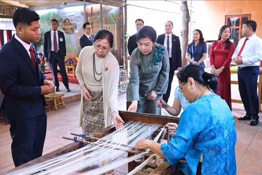 Từ làng lụa Vạn Phúc, thêm nhịp cầu văn hóa Việt Nam - Myanmar