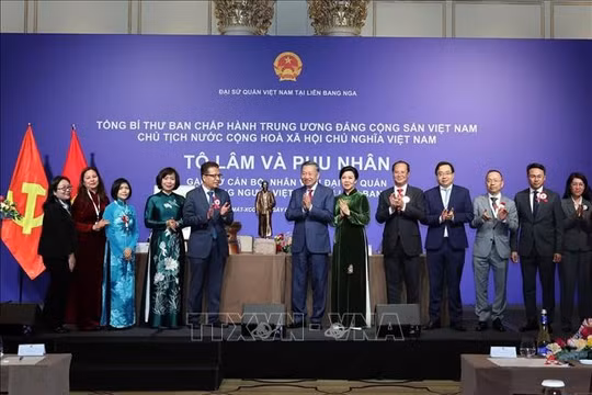 Gắn kết cộng đồng, phát huy nguồn lực người Việt Nam tại Liên bang Nga