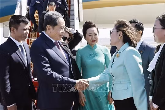 Chủ tịch Quốc hội Trần Thanh Mẫn và Phu nhân bắt đầu thăm chính thức Mông Cổ