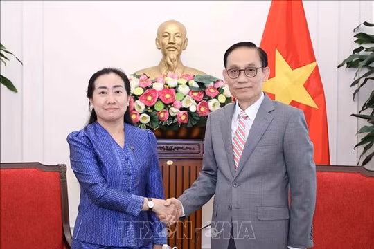 Tiếp tục vun đắp quan hệ đoàn kết, hữu nghị Việt Nam - Campuchia