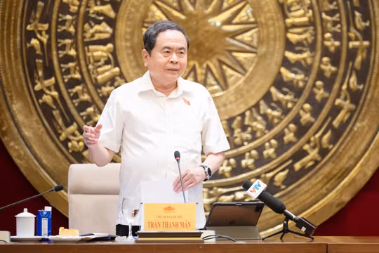 Chủ tịch Quốc hội: Khẩn trương tích hợp công nghệ AI tiên tiến phục vụ đại biểu Quốc hội