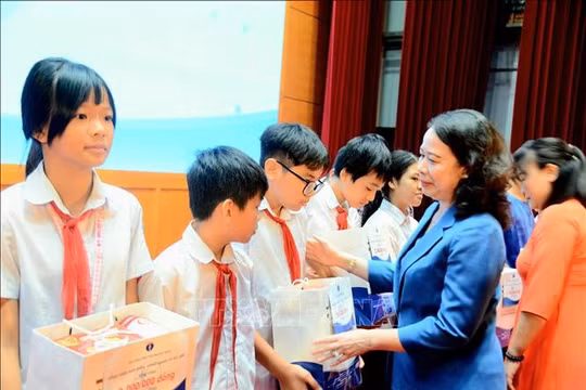 Phó Chủ tịch nước Võ Thị Ánh Xuân dự Lễ phát động Tháng hành động vì trẻ em