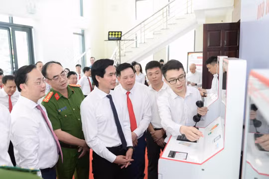 Agribank đồng hành cùng tỉnh Lạng Sơn ra mắt Trạm dịch vụ công số: Ứng dụng công nghệ trong cải cách hành chính, xây dựng thế hệ “công dân số”
