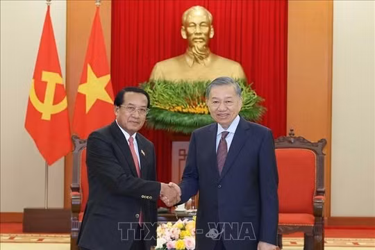 Củng cố, phát triển quan hệ Việt Nam - Lào, vun đắp tài sản chung vô giá