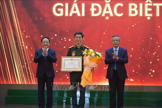 Trao giải chung khảo toàn quốc Hội thi Báo cáo viên, tuyên truyền viên giỏi: Tỏa sáng bản lĩnh, nghiệp vụ