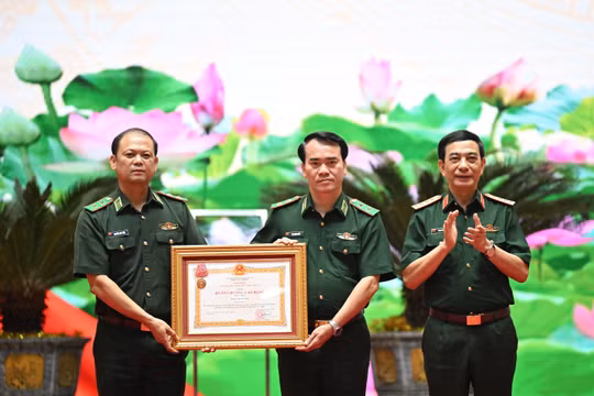 Bộ đội Biên phòng góp những 'viên gạch hồng' dựng thế trận lòng dân nơi biên cương