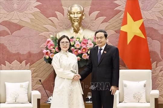 Chủ tịch Quốc hội Trần Thanh Mẫn tiếp Đại sứ Mông Cổ tại Việt Nam