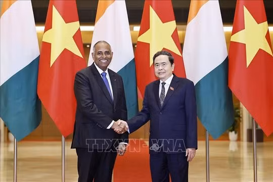 Chủ tịch Quốc hội Côte d'Ivoire Patrick Achi kết thúc chuyến thăm chính thức Việt Nam