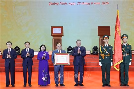 Tổng Bí thư, Chủ tịch nước Tô Lâm dự Lễ công bố thành lập thành phố Quảng Ninh và đón nhận Huân chương Lao động hạng Nhất