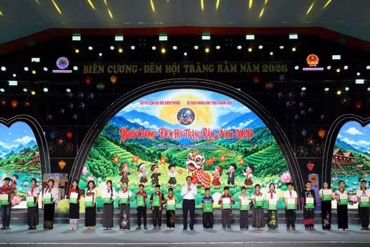 Ấm áp Trung thu nơi biên cương Mường Lát, Thanh Hóa
