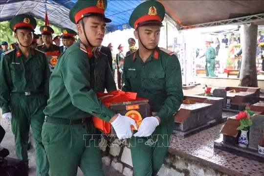 Chiến dịch 500 ngày đêm: Tổ chức lễ viếng, truy điệu và an táng 45 hài cốt liệt sĩ tại Khánh Hòa