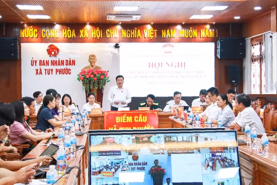 Cử tri Gia Lai đề xuất giải pháp chống ngập, quan tâm cán bộ không chuyên trách sau sáp nhập