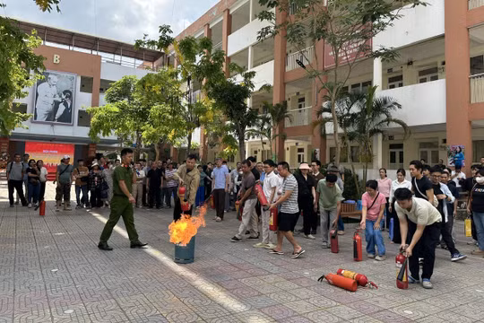 Không chủ quan với 'giặc lửa' khi thời tiết nắng nóng cực đoan