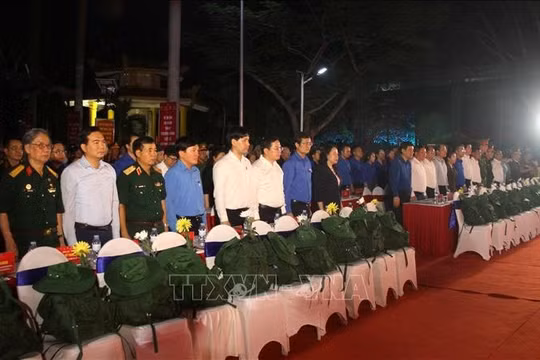 Thắp nến tri ân, tiếp nối mạch nguồn yêu nước