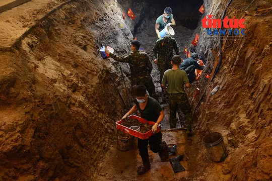 Mở rộng tìm kiếm, phát hiện thêm vị trí chôn tập thể liệt sĩ tại Công viên Lê Thị Riêng