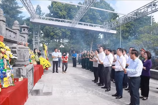Đền ơn đáp nghĩa bằng những hành động thiết thực