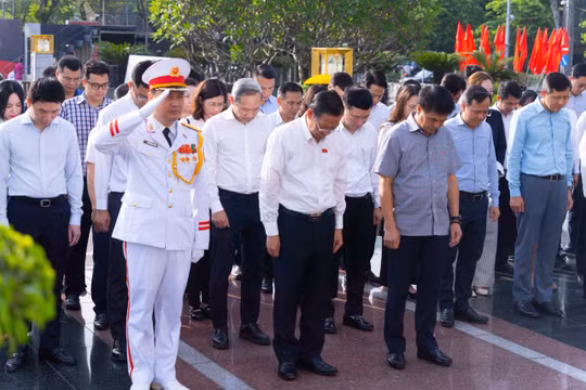 Tri ân quá khứ, vun đắp bản lĩnh và trách nhiệm hôm nay