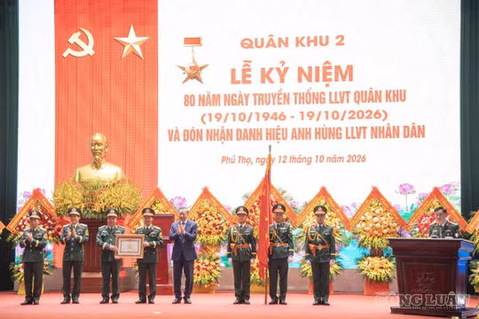 Quân khu 2 đón nhận danh hiệu Anh hùng: Hun đúc truyền thống 'trung thành, tự lực, đoàn kết, anh dũng, chiến thắng'